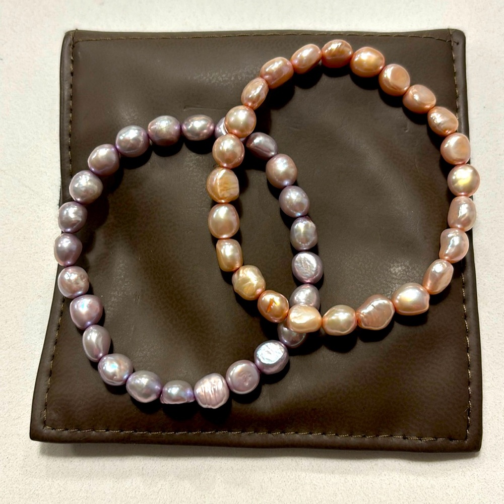 Set of 2 stretchy genuine pearl bracelets
